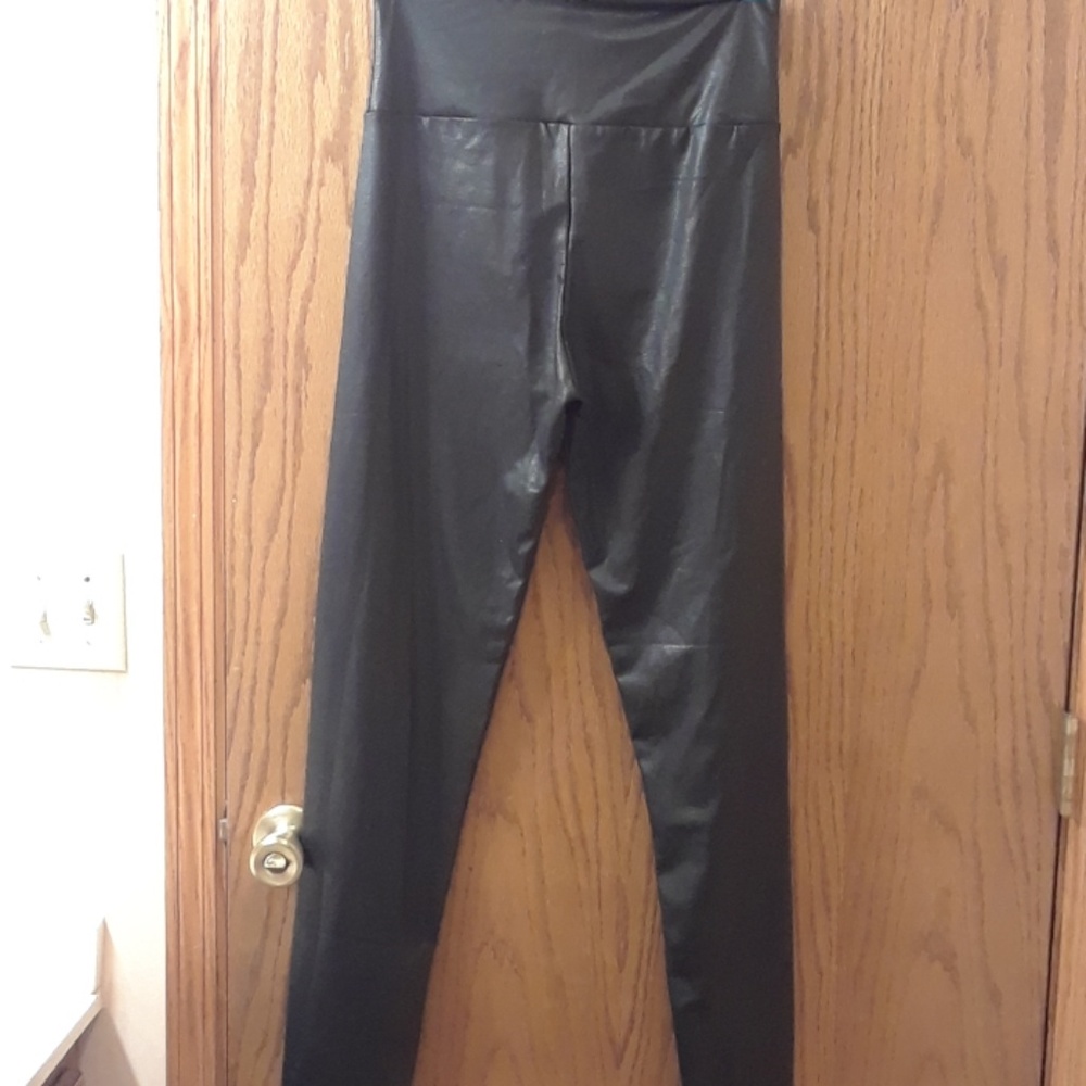 Faux leather leggings
